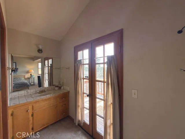 33466 Angeles Green Valley Lake, CA 92341
