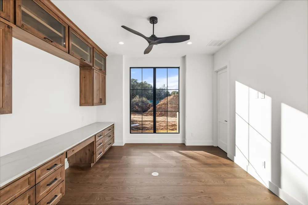 240 La Serena Loop Horseshoe Bay, TX 78657