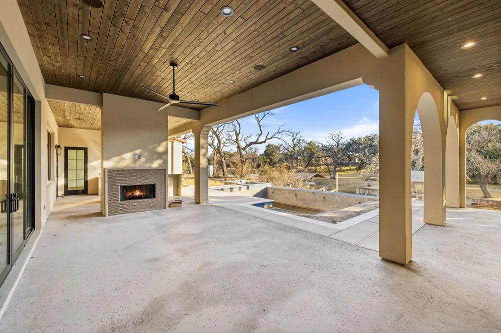 240 La Serena Loop Horseshoe Bay, TX 78657