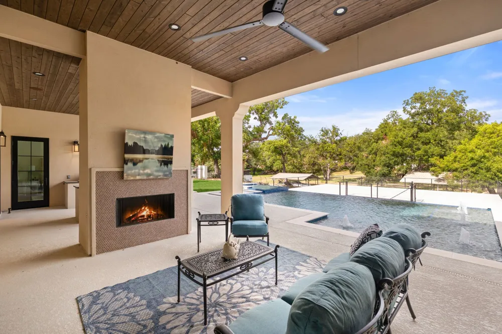 240 La Serena Loop Horseshoe Bay, TX 78657