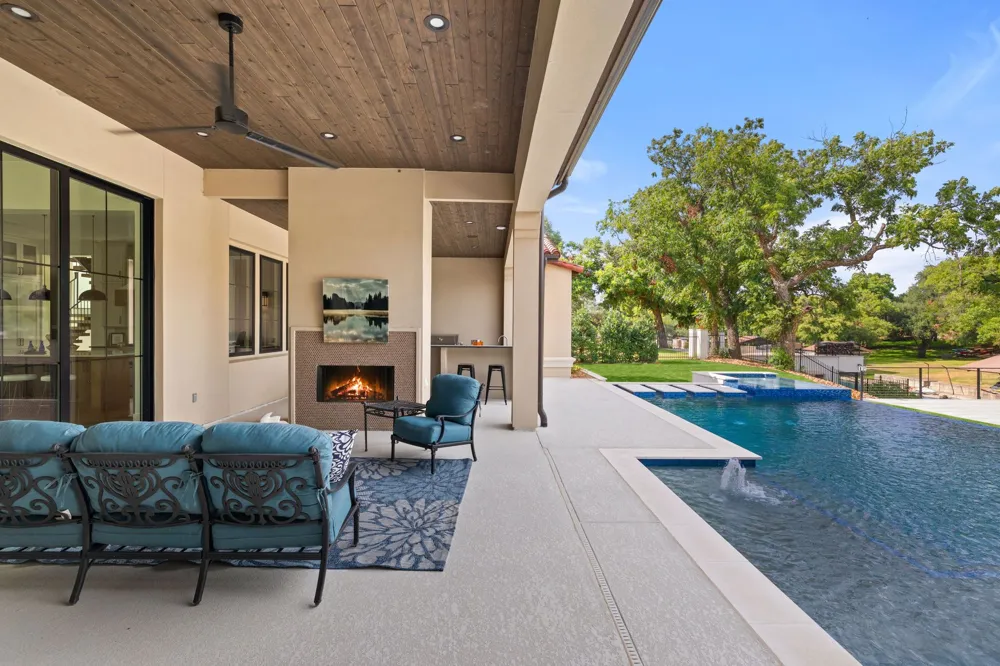 240 La Serena Loop Horseshoe Bay, TX 78657