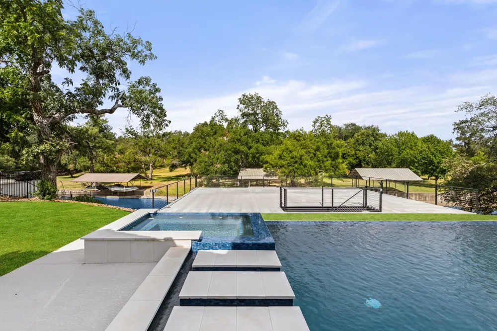 240 La Serena Loop Horseshoe Bay, TX 78657