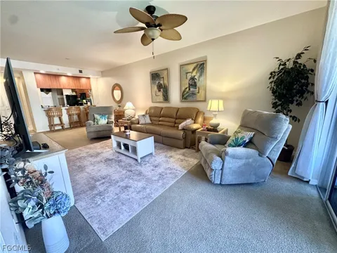 Van Loon Commons Circle #203