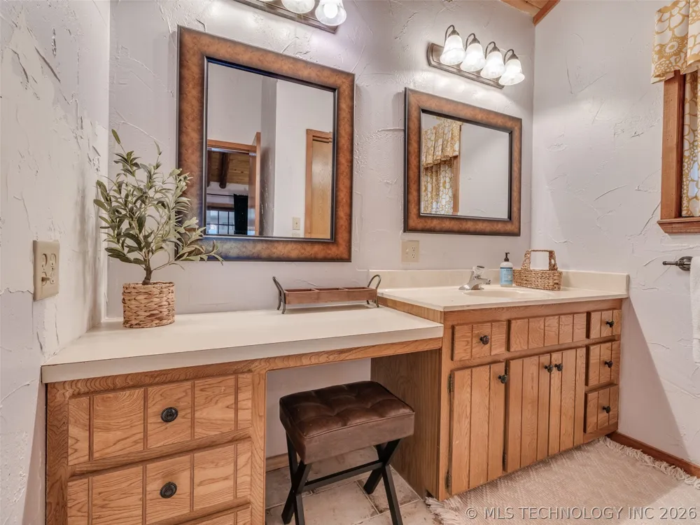370 BK 1600 ROAD Stigler, OK 74462