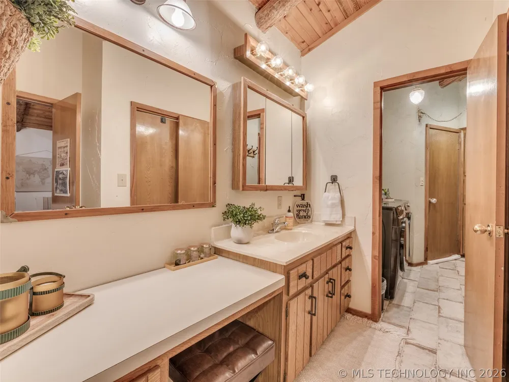 370 BK 1600 ROAD Stigler, OK 74462