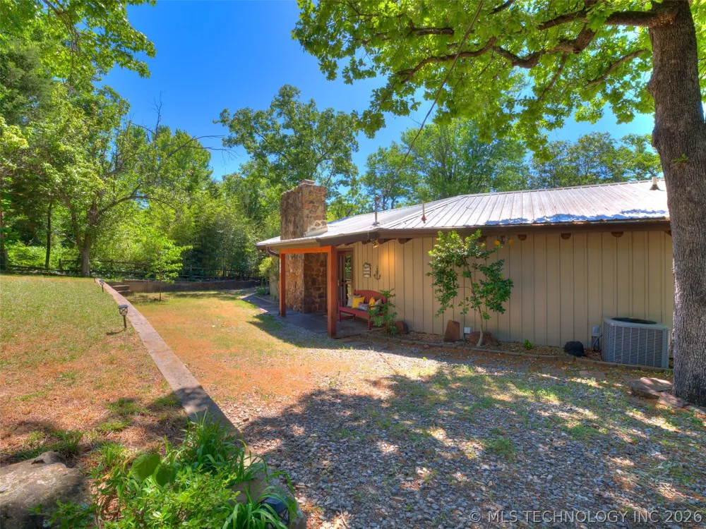 370 BK 1600 ROAD Stigler, OK 74462