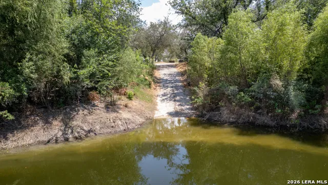 39 Jitterbug Crystal City, TX 78839