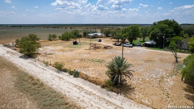 39 Jitterbug Crystal City, TX 78839