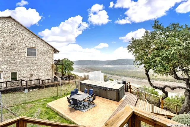 309 & 314 Sunset Lakehills, TX 78063