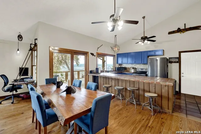 309 & 314 Sunset Lakehills, TX 78063