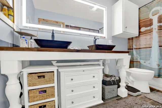 309 & 314 Sunset Lakehills, TX 78063