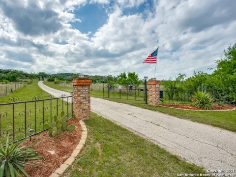 706 Paleface Ranch Rd S