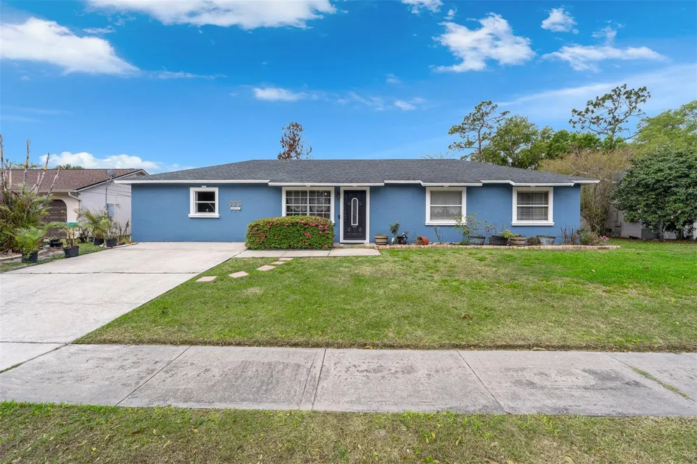 8509 LYONIA DRIVE Orlando, FL 32829