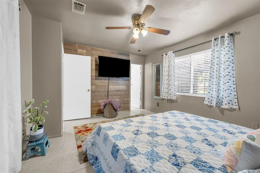 8509 LYONIA DRIVE Orlando, FL 32829