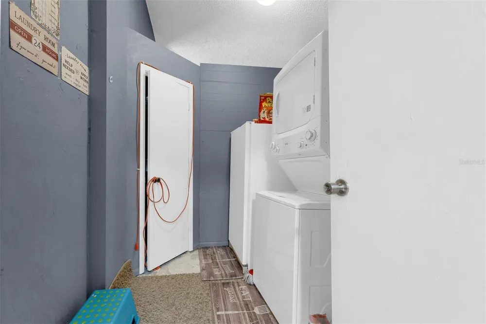 8509 LYONIA DRIVE Orlando, FL 32829