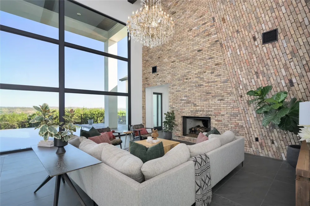 4300 Derrick Cove Spicewood, TX 78669
