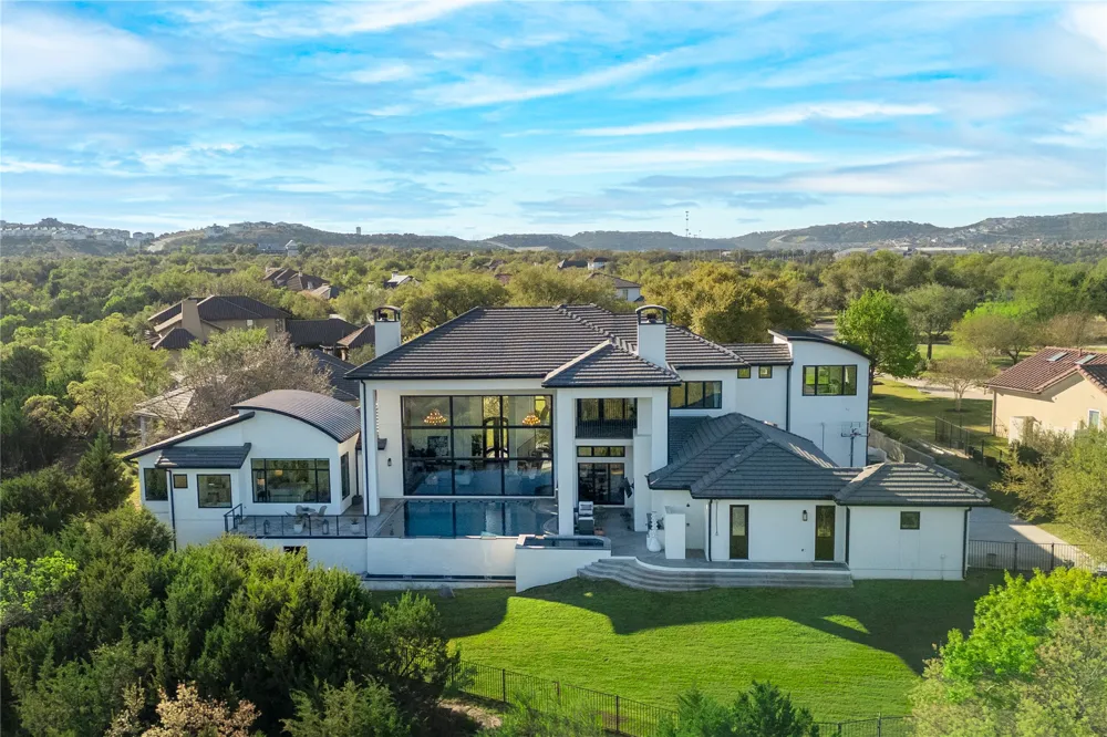 4300 Derrick Cove Spicewood, TX 78669