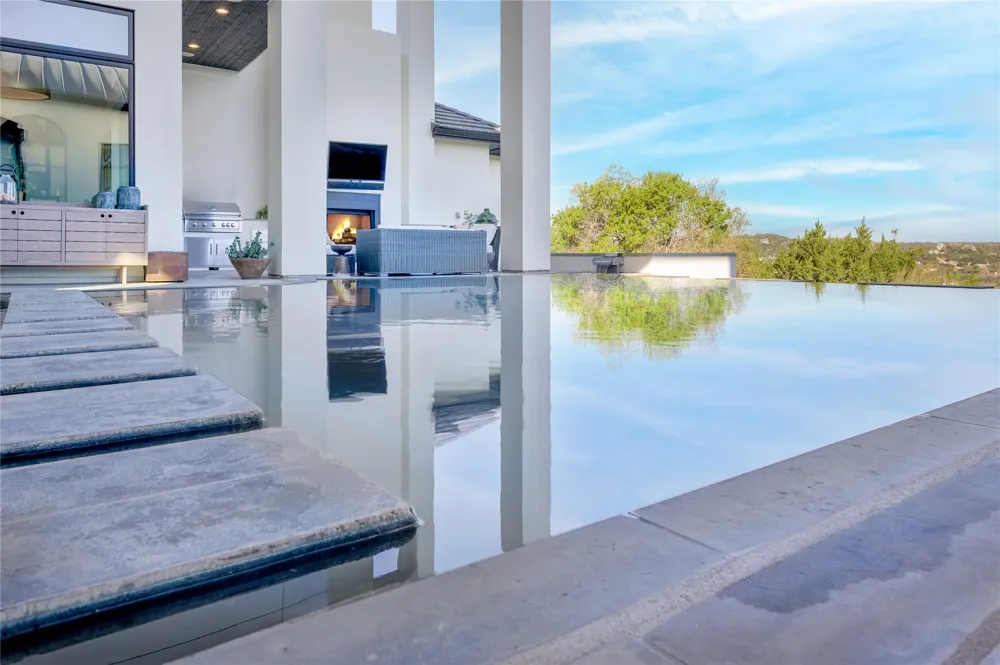 4300 Derrick Cove Spicewood, TX 78669