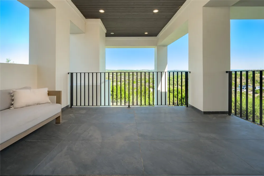 4300 Derrick Cove Spicewood, TX 78669