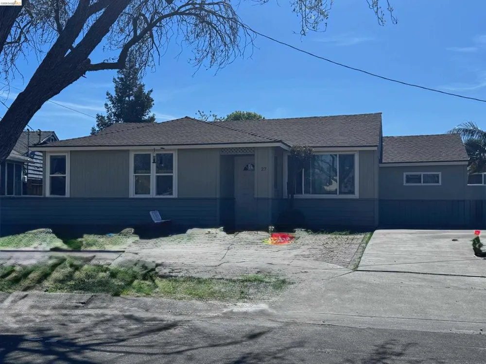 27 Robinson Ave Pittsburg, CA 94565