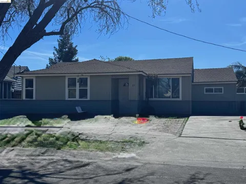 27 Robinson Ave