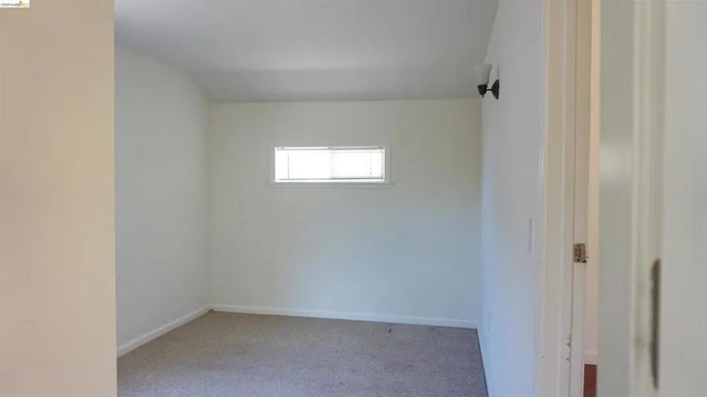 27 Robinson Ave Pittsburg, CA 94565