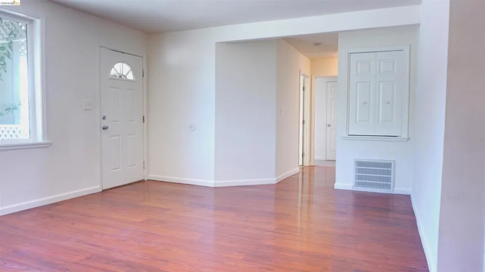 27 Robinson Ave Pittsburg, CA 94565
