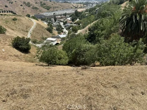 near paradise Dr