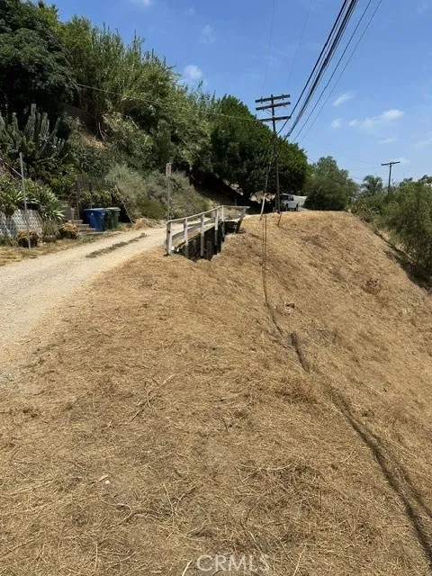 near paradise Dr El Sereno, CA 90063