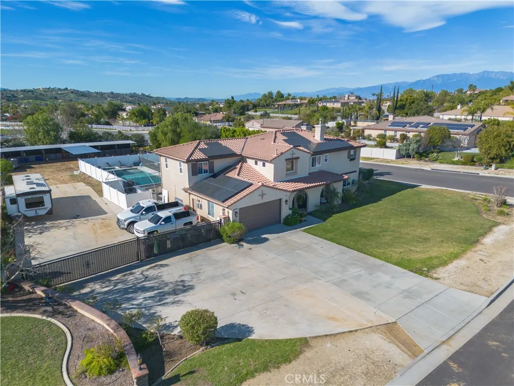 17797 Canyonwood Drive Riverside, CA 92504