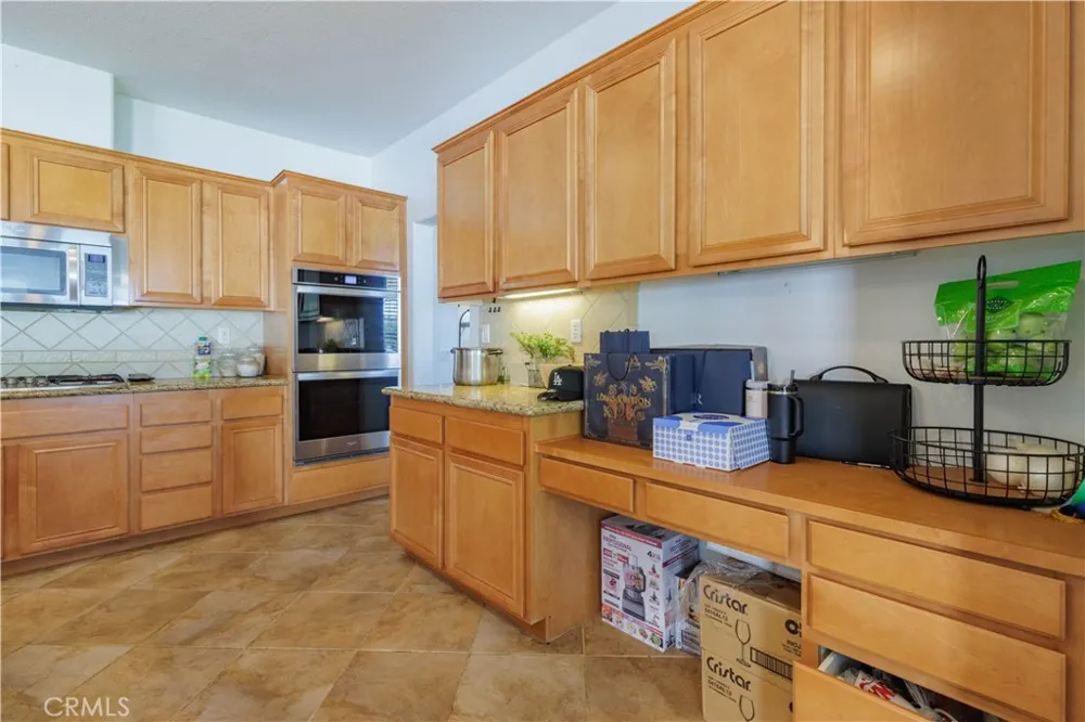 17797 Canyonwood Drive Riverside, CA 92504