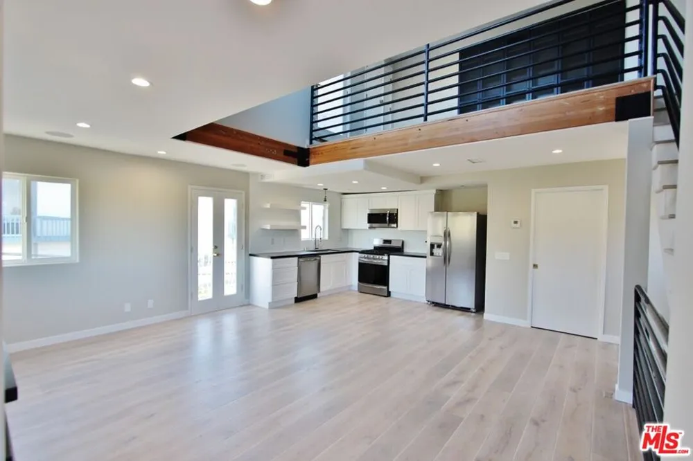 6521 Pacific Avenue Playa del Rey, CA 90293
