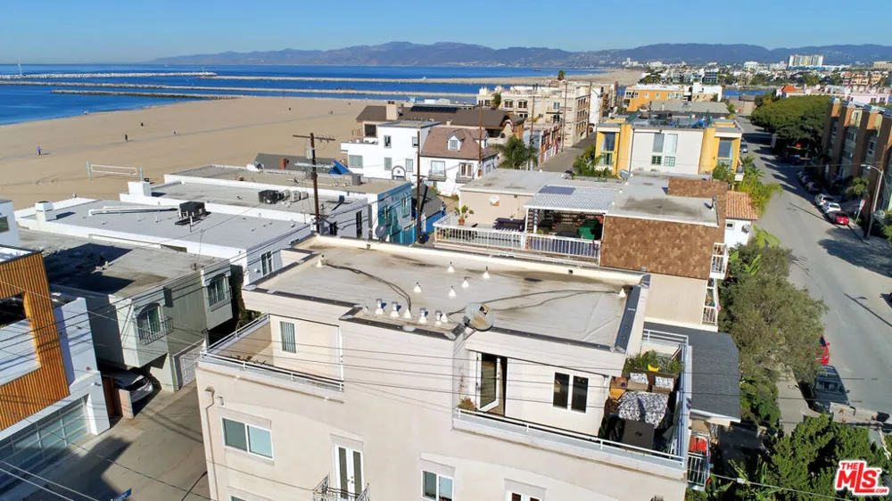 6521 Pacific Avenue Playa del Rey, CA 90293