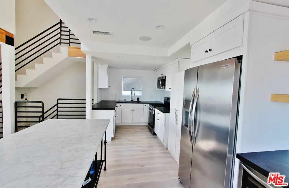 6521 Pacific Avenue Playa del Rey, CA 90293