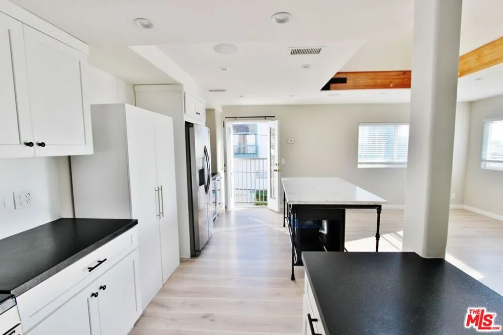 6521 Pacific Avenue Playa del Rey, CA 90293