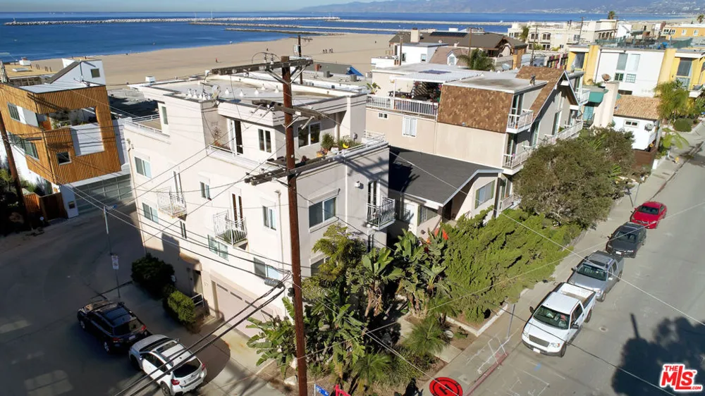 6521 Pacific Avenue Playa del Rey, CA 90293