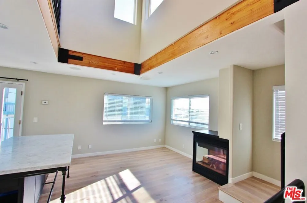 6521 Pacific Avenue Playa del Rey, CA 90293