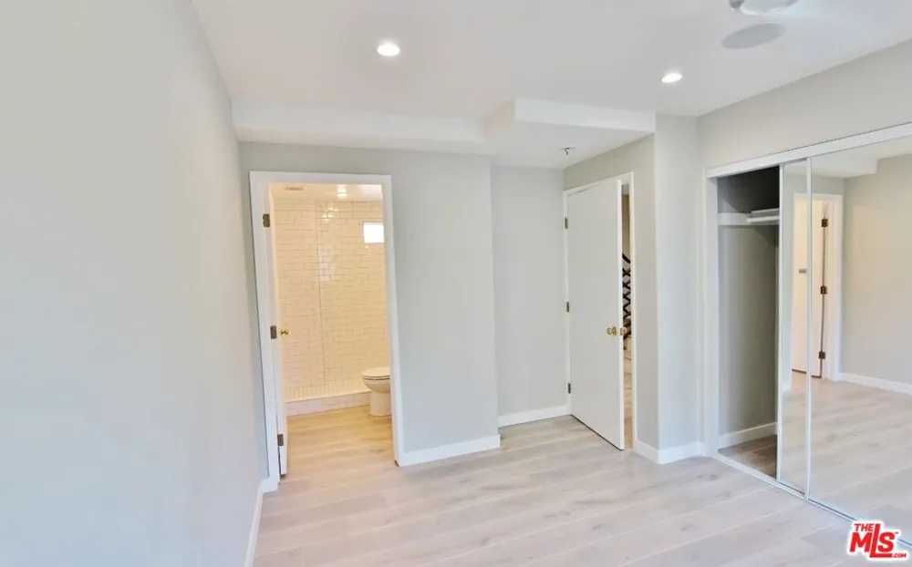 6521 Pacific Avenue Playa del Rey, CA 90293