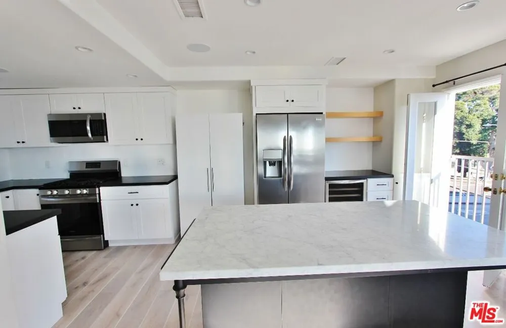 6521 Pacific Avenue Playa del Rey, CA 90293