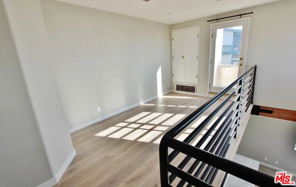 6521 Pacific Avenue Playa del Rey, CA 90293
