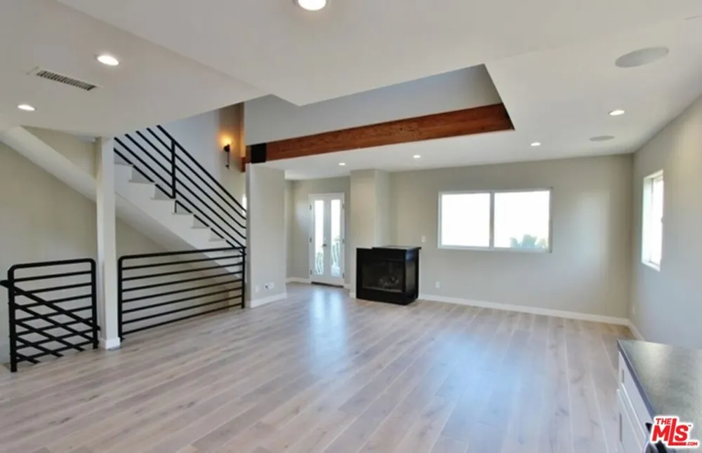 6521 Pacific Avenue Playa del Rey, CA 90293