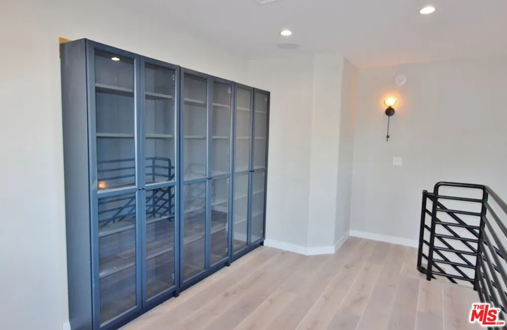 6521 Pacific Avenue Playa del Rey, CA 90293