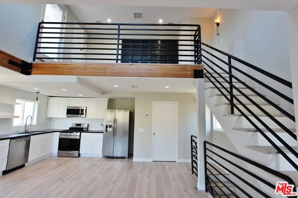 6521 Pacific Avenue Playa del Rey, CA 90293