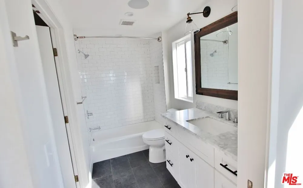 6521 Pacific Avenue Playa del Rey, CA 90293