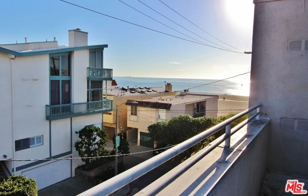 6521 Pacific Avenue Playa del Rey, CA 90293