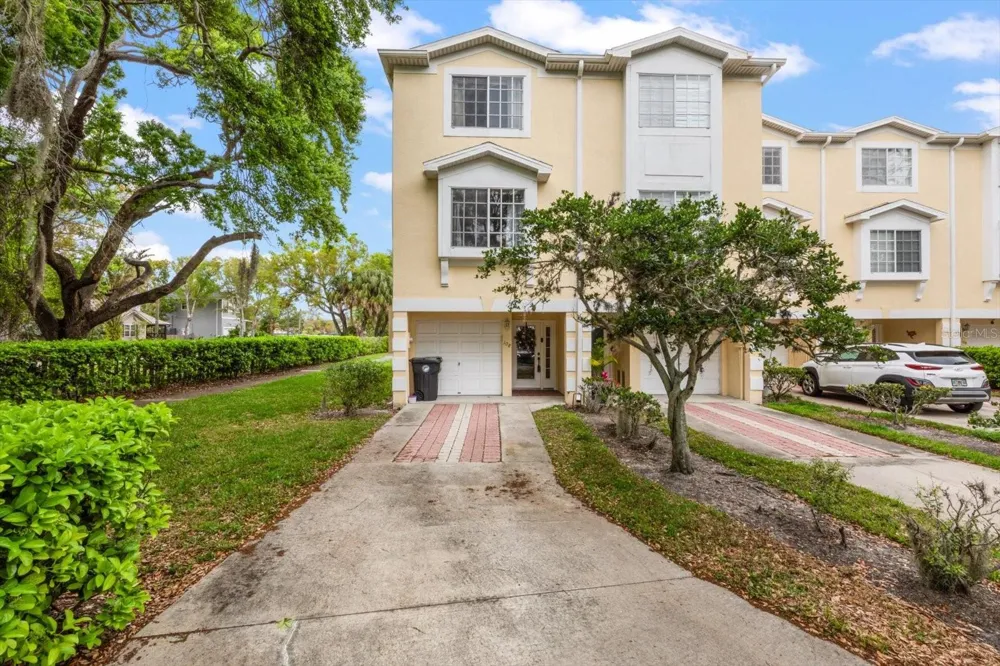 108 BRENT CIRCLE Oldsmar, FL 34677