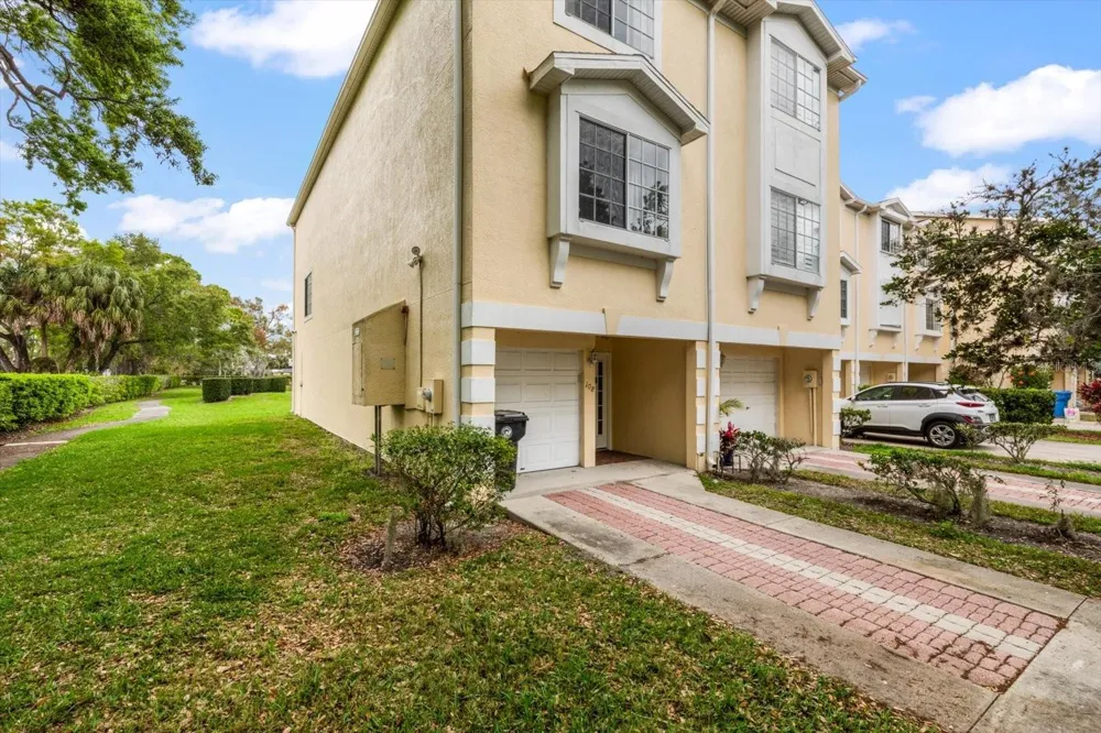 108 BRENT CIRCLE Oldsmar, FL 34677