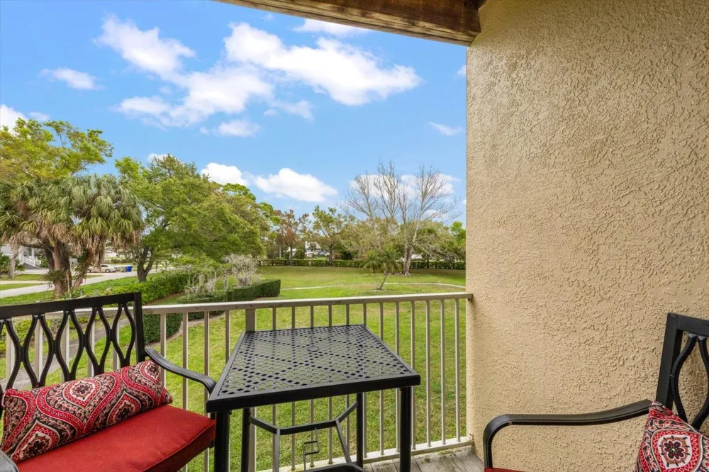 108 BRENT CIRCLE Oldsmar, FL 34677