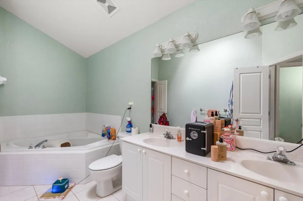 108 BRENT CIRCLE Oldsmar, FL 34677
