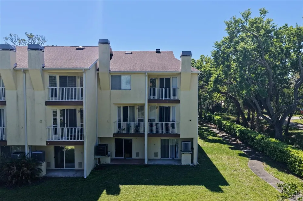108 BRENT CIRCLE Oldsmar, FL 34677